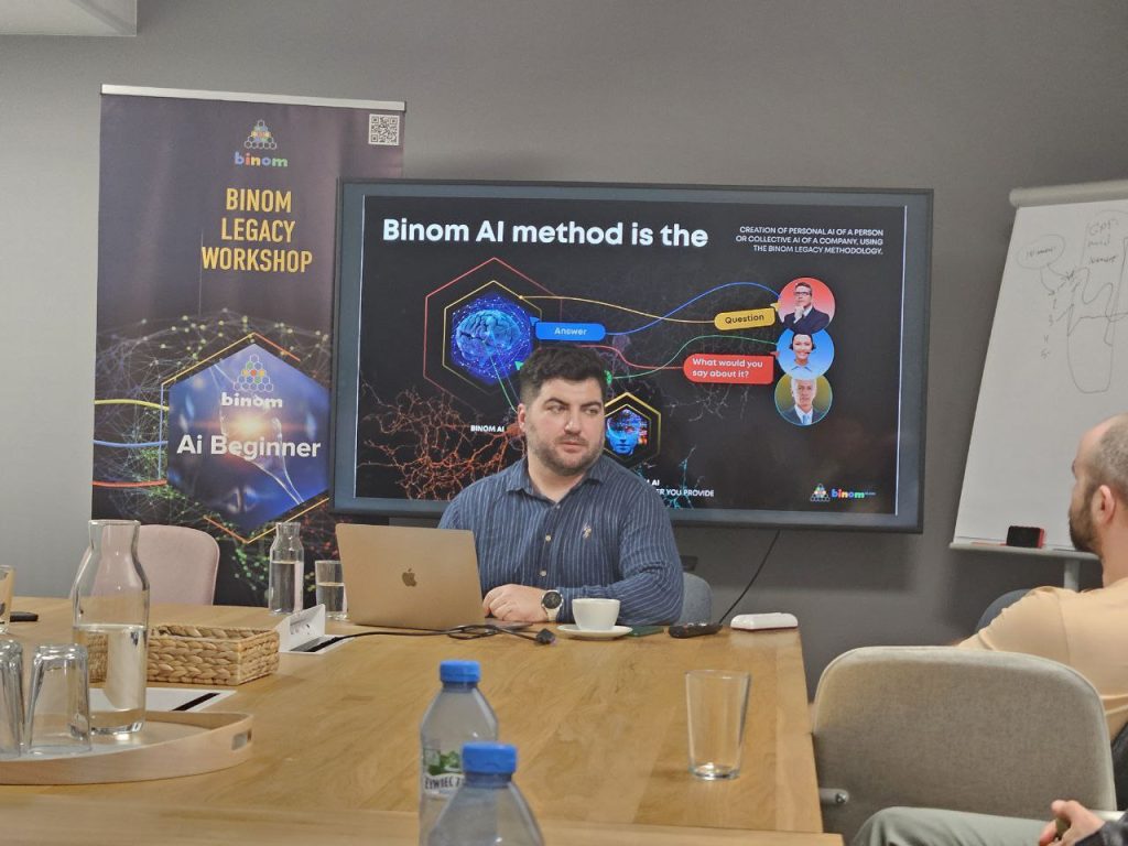 Vladimir Winner (Vladyslav Shchelchkov) presenting the Binom Ai methodology during a workshop Synthetic Employee for your company.