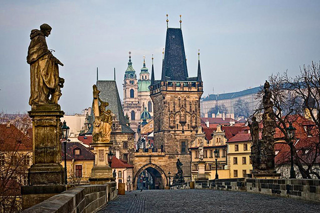 Малостранская мостовая башня Карлова моста в Праге