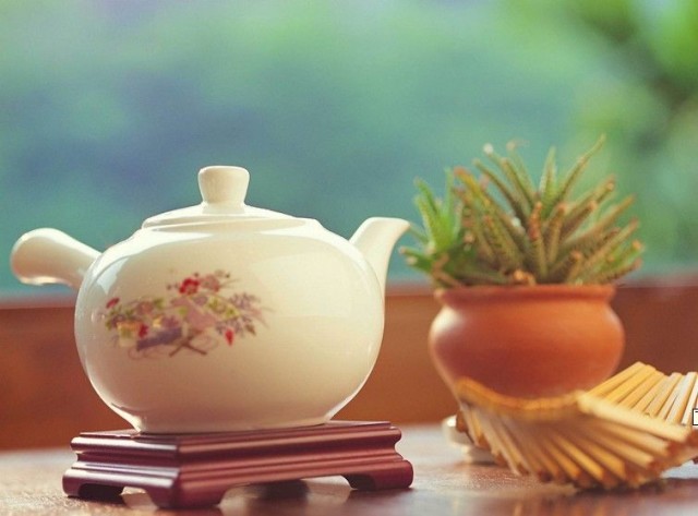 Заваривать чай проще простого: 1 чайная ложка заварки на стакан кипятка. Настаивать мин 7