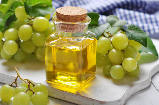 Масло из виноградных косточек богато антиоксидантами и замедляет процесс старения