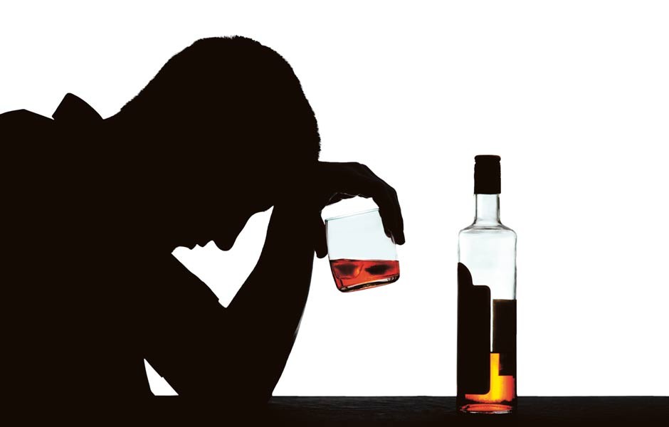 Ученые даже сравнивают трудоголизм с алкоголизмом