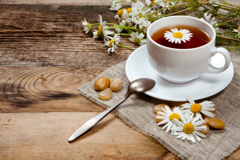 Чай из ромашки - это не только лечение, но и приятные воспоминания о детстве