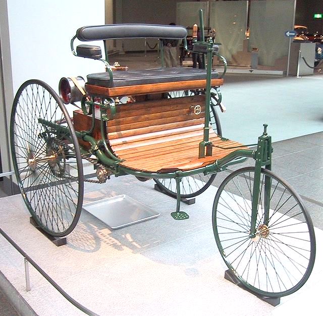 Реконструкция автомобиля «Motorwagen» Бенца, выпущенного в 1886 году