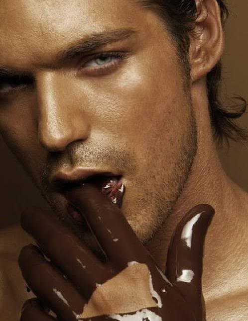 У мужчин шоколад вызывает прилив сексуальной энергии