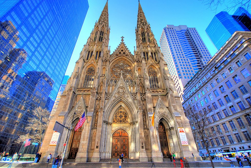 Кафедральный Собор Святого Патрика — выдающийся шедевр неоготики и один из самых больших католических храмов США.