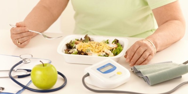 Количество потребляемых калорий снижайте постепенно.