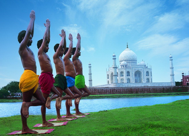 Йога пришла с Индии