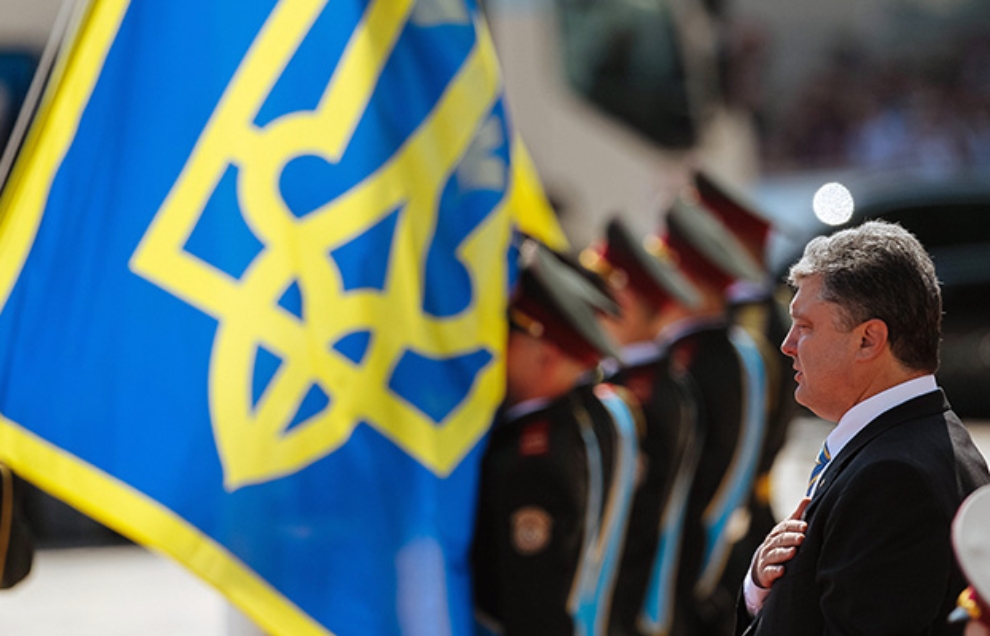 Президент Порошенко поет гимн Украины
