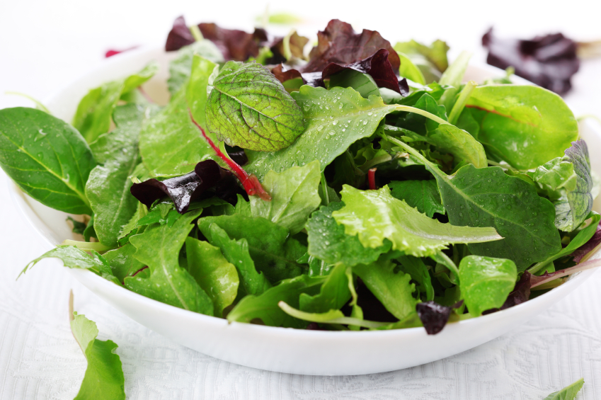 Салат из зелени - бесценный источник витамина В9