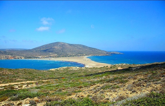 Место встречи Средиземного моря и Эгейского моря около полуострова Пелопоннес, Греция.