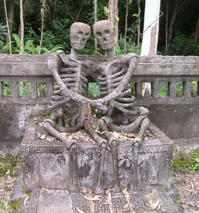 Влюбленные скелеты