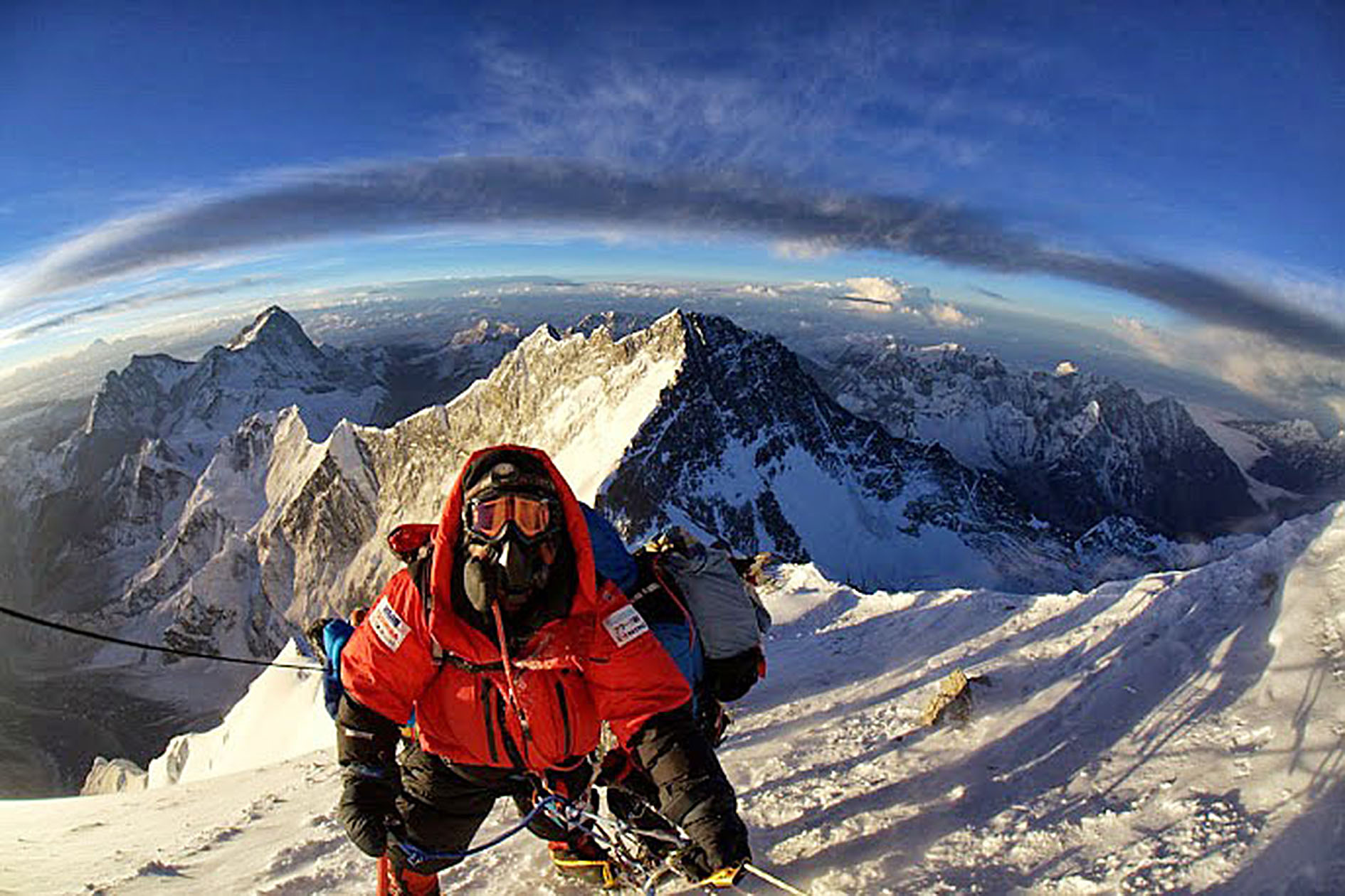 2_Высочайшая точка на нашей планете – гора Эверест.
