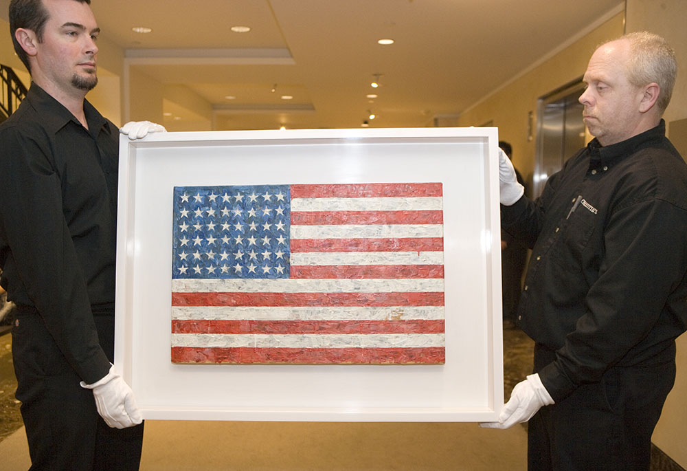 Изображение американского флага принесло художнику 25 млн. долларов