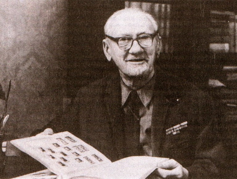 Иван Дубасов был Главным художником Госзнака (1932—1971), заслуженный деятель искусств РСФСР (1959).