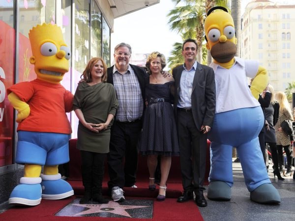 Мэтт Гроунинг (создатель популярного в наше время мультфильма Симпсоны )  получил звезду на Аллее славы в Голливуде.