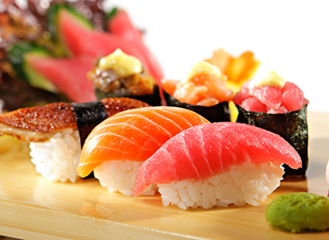     Главные ингредиенты японской кухни - это рис и рыба