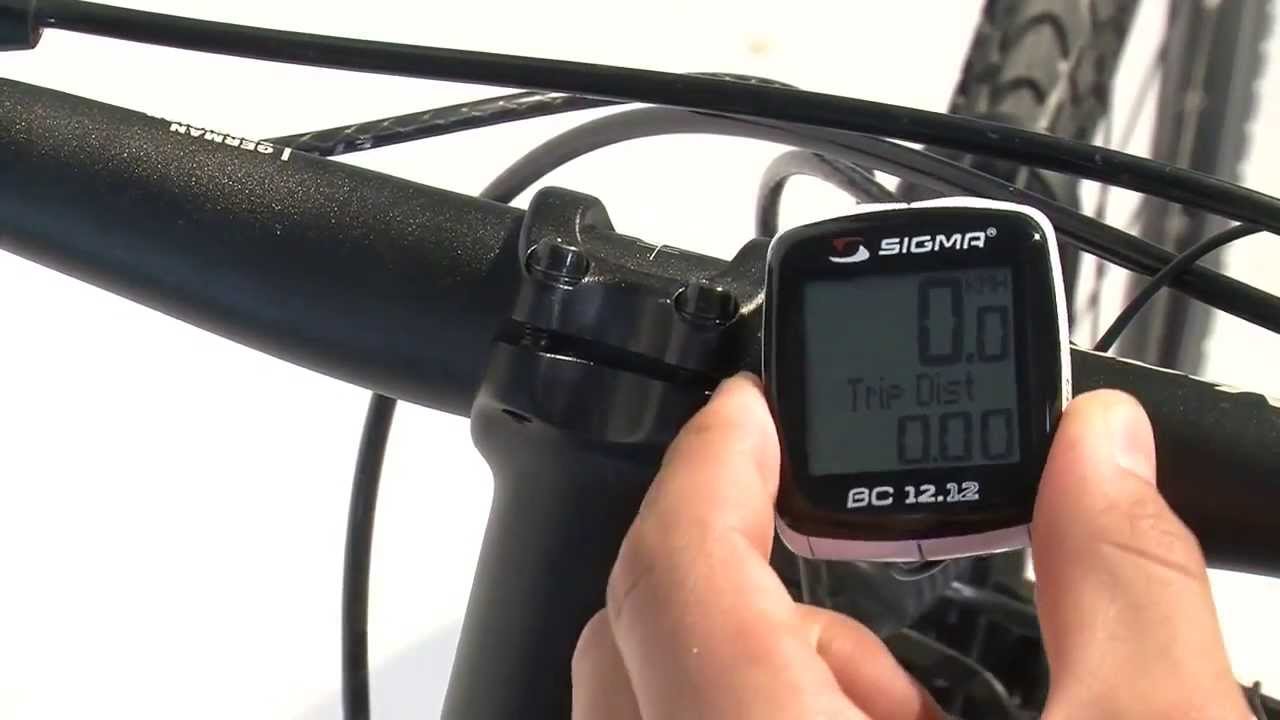 Велокомпьютер с беспроводным датчиком для измерения скорости и расстояния, оснащенный часами и встроенным термометром. Встроенная память, возможность подключения к ПК.